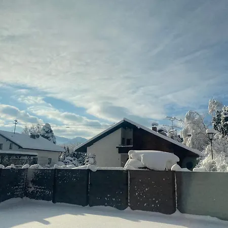 Uniqe I 185qm I Bergblick I Garten I Bbq I 2 Balkone I Seenah *