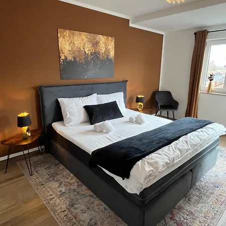 Uniqe I 185qm I Bergblick I Garten I Bbq I 2 Balkone I Seenah * Prien am Chiemsee