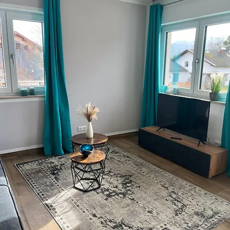Uniqe I 185qm I Bergblick I Garten I Bbq I 2 Balkone I Seenah *