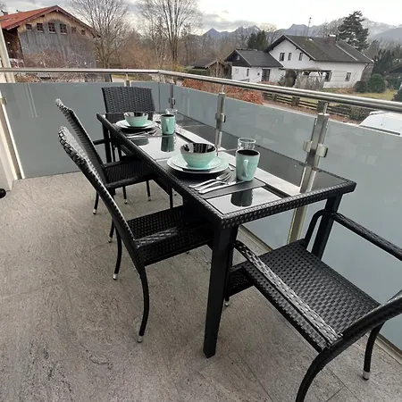Apartamento Uniqe I 185qm I Bergblick I Garten I Bbq I 2 Balkone I Seenah *
