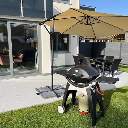 Uniqe I 185qm I Bergblick I Garten I Bbq I 2 Balkone I Seenah Prien am Chiemsee